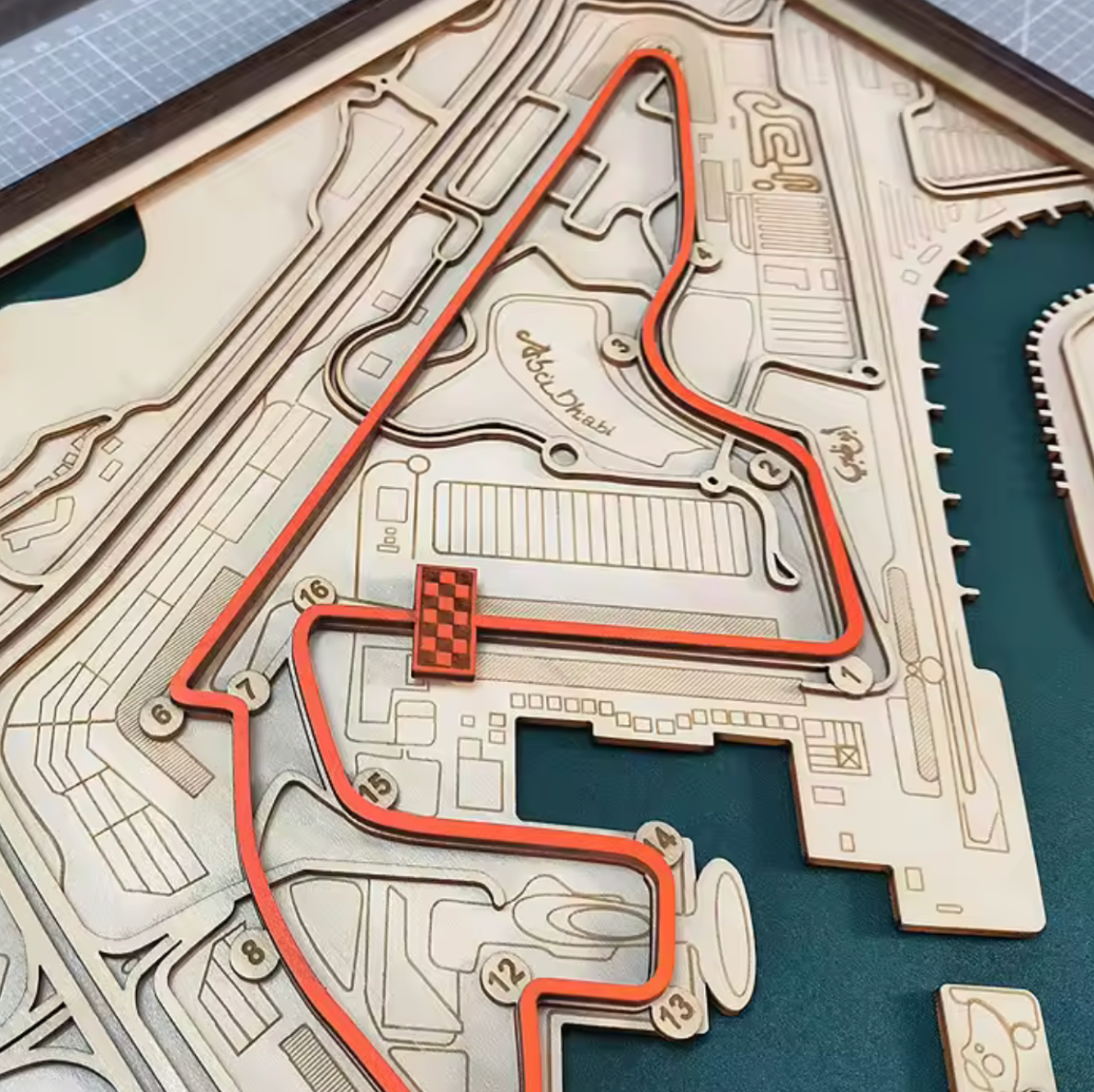F1 Circuit Wooden Track Frame - Yas Marina (Abu Dhabi GP)